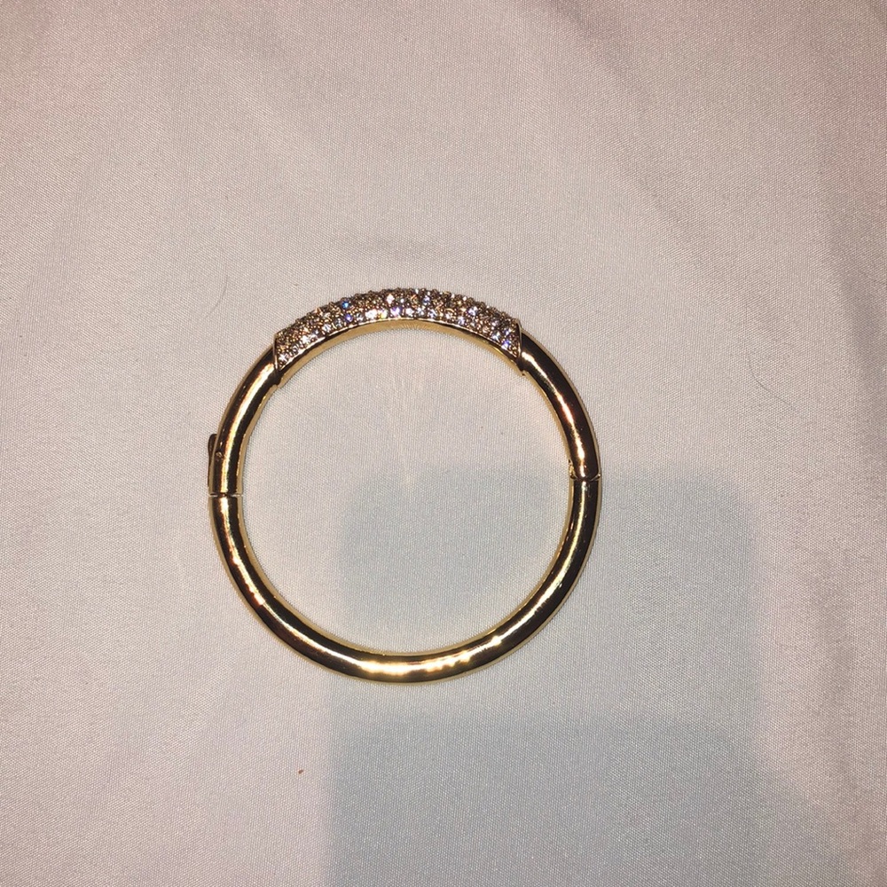 Gold bracelet bangle